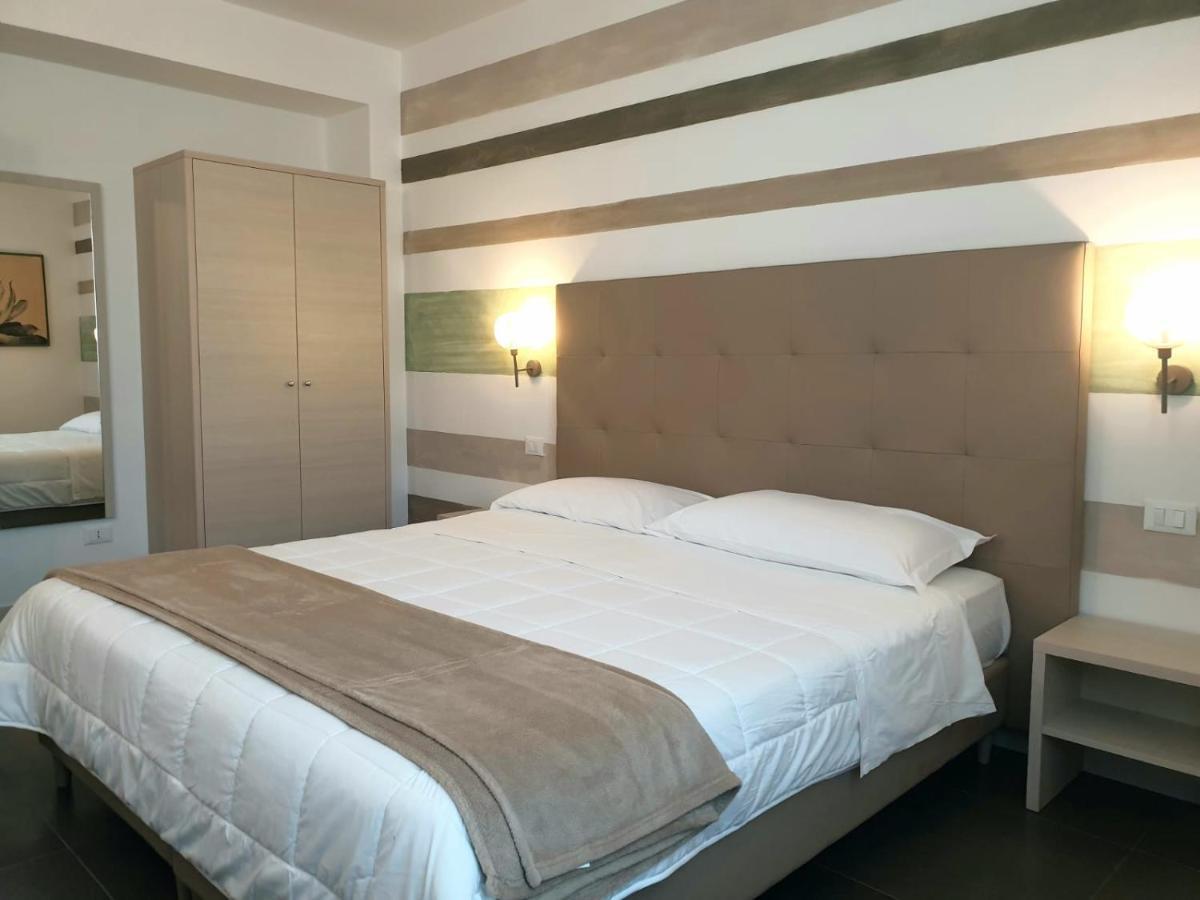 Hotel Grel Chiaramonte Gulfi Bagian luar foto
