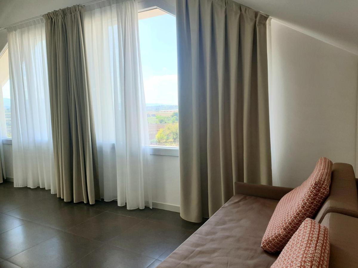 Hotel Grel Chiaramonte Gulfi Bagian luar foto