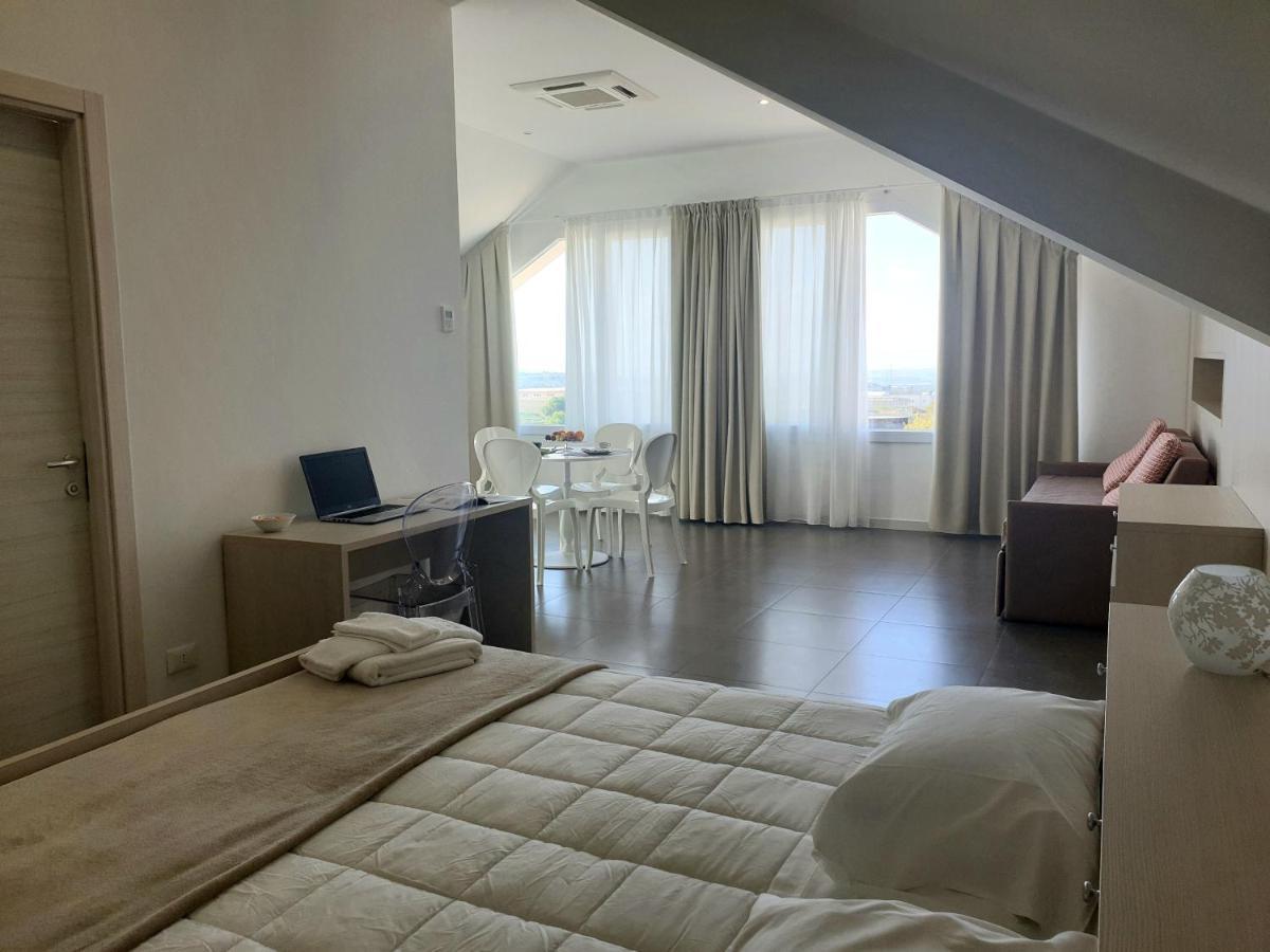 Hotel Grel Chiaramonte Gulfi Bagian luar foto