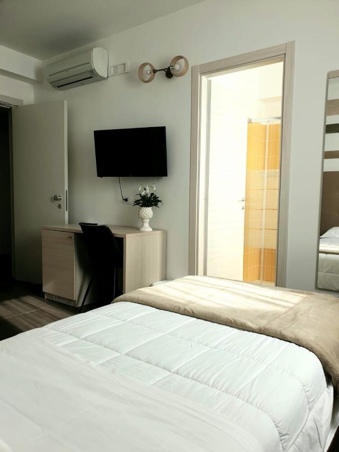 Hotel Grel Chiaramonte Gulfi Bagian luar foto