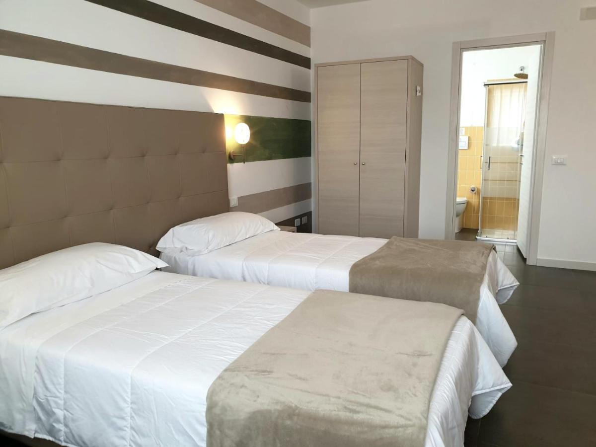 Hotel Grel Chiaramonte Gulfi Bagian luar foto