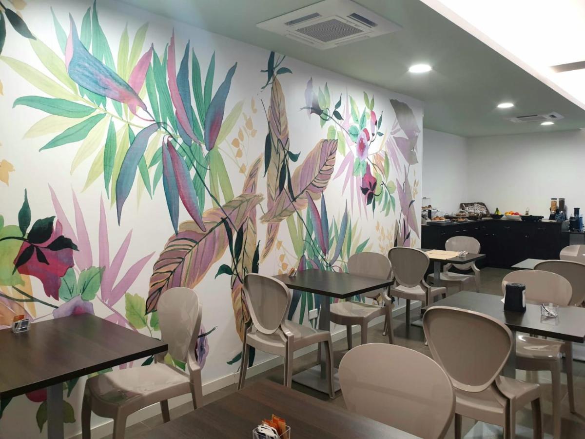 Hotel Grel Chiaramonte Gulfi Bagian luar foto