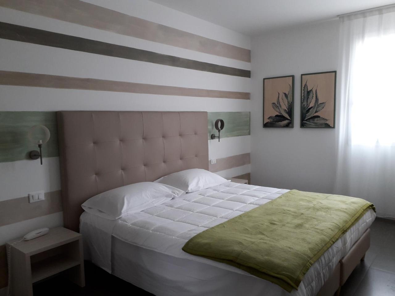Hotel Grel Chiaramonte Gulfi Bagian luar foto